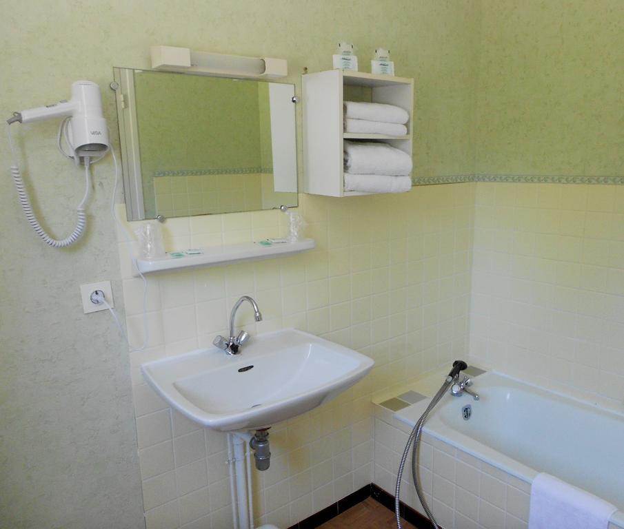 Hotel Restaurant Du Moulin De Barette ブラヴォジー 部屋 写真