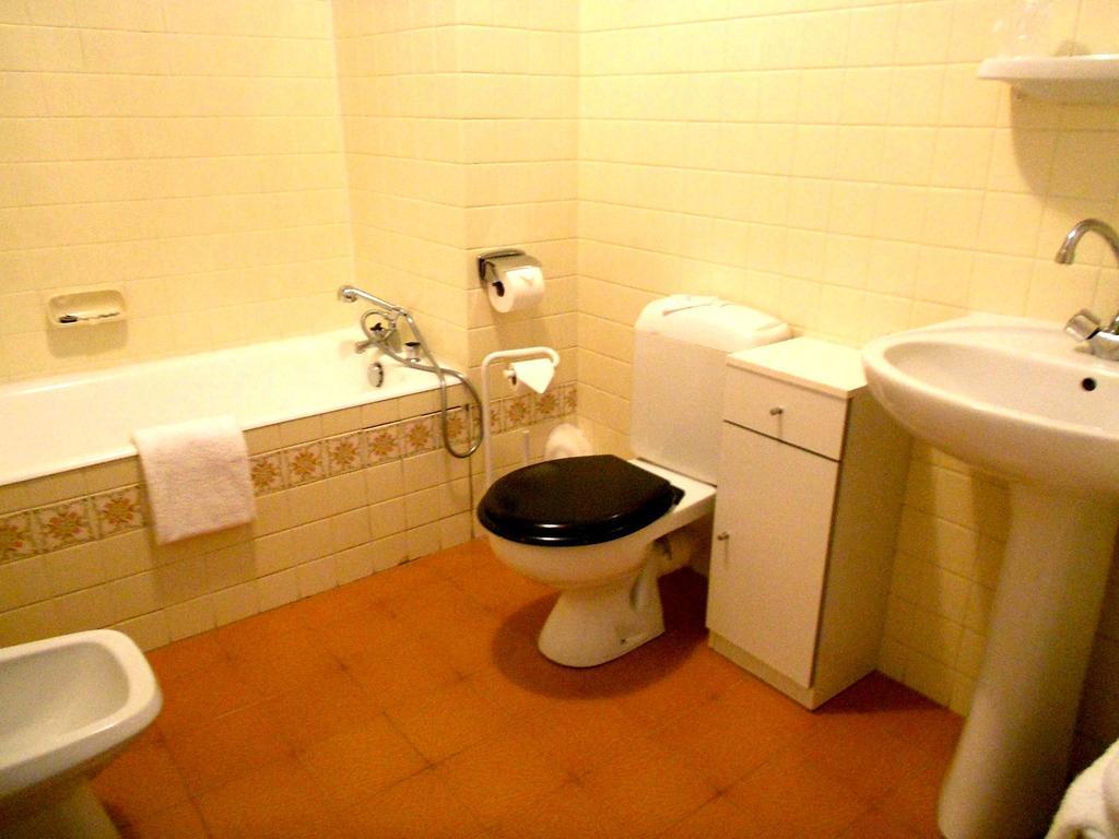 Hotel Restaurant Du Moulin De Barette ブラヴォジー 部屋 写真