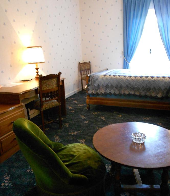 Hotel Restaurant Du Moulin De Barette ブラヴォジー 部屋 写真