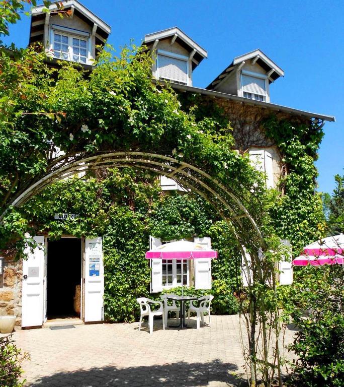 Hotel Restaurant Du Moulin De Barette ブラヴォジー エクステリア 写真
