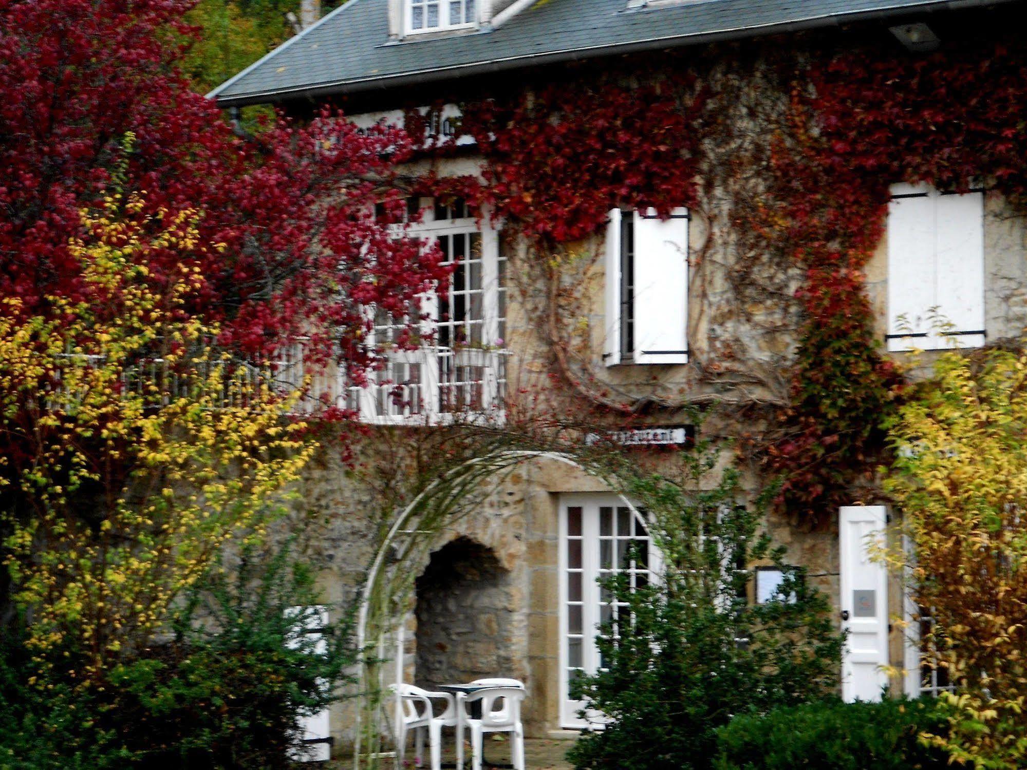 Hotel Restaurant Du Moulin De Barette ブラヴォジー エクステリア 写真